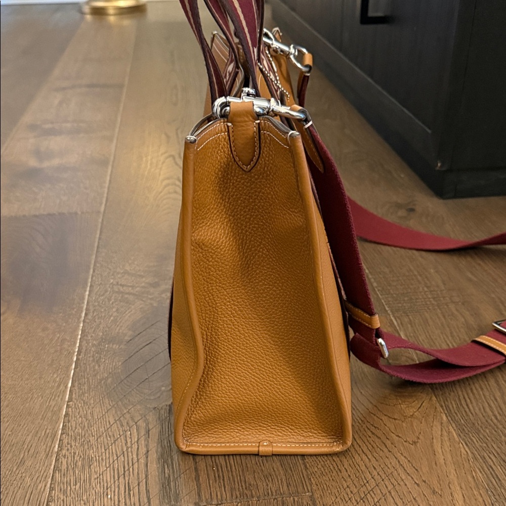 Coach Smith Leather Tote Bag with Burgundy Strap - Picture 4 of 9